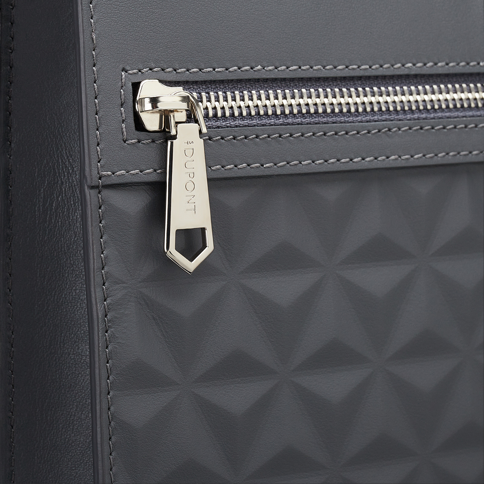 apex Pouch grey view 3